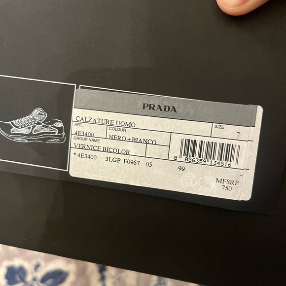 Beautiful Prada America Cup size 9 sneakers black. Comes with box and travel bag - Picture 8 of 8